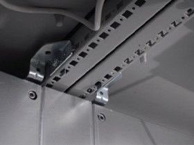 Cabinet patch panel